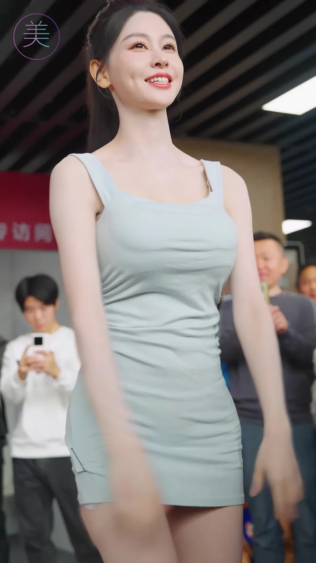 精选NO.1690 2024 广州车展 网荭美女车模 beautyleg LOOKBOOK 81[30P]